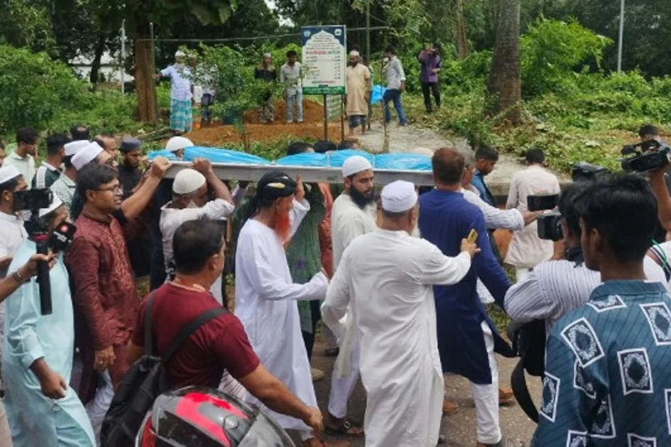 চিরনিদ্রায় শায়িত অপ্রতিম